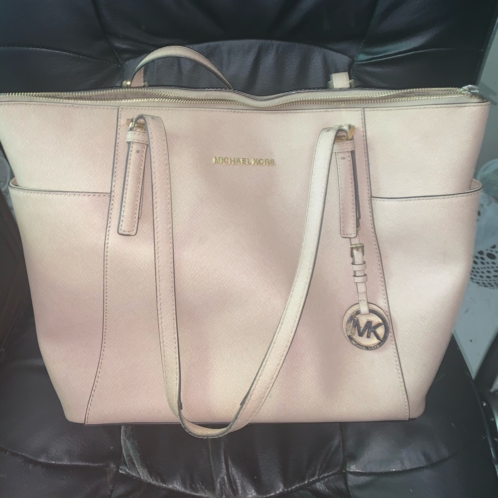 Micheal Kors purse
